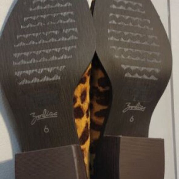 ZODIAC MADDIE SHOOTIES GENUINE CALF HAIR HALF D'ORSAY BOOTIE IN BROWN & TAN - Picture 9 of 9